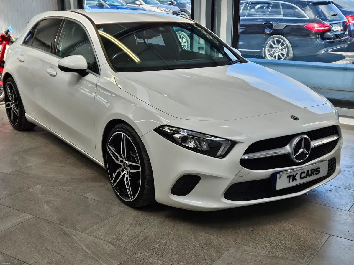 19 MERCEDES BENZ A-CLASS 180 STYLE PREMIUM - Image 1