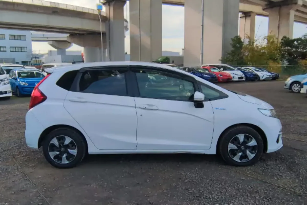 2018 Honda Fit 1.5 Petrol Hybrid - Image 4