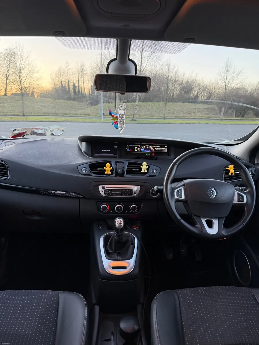 Renault Scenic 2012 - Image 2