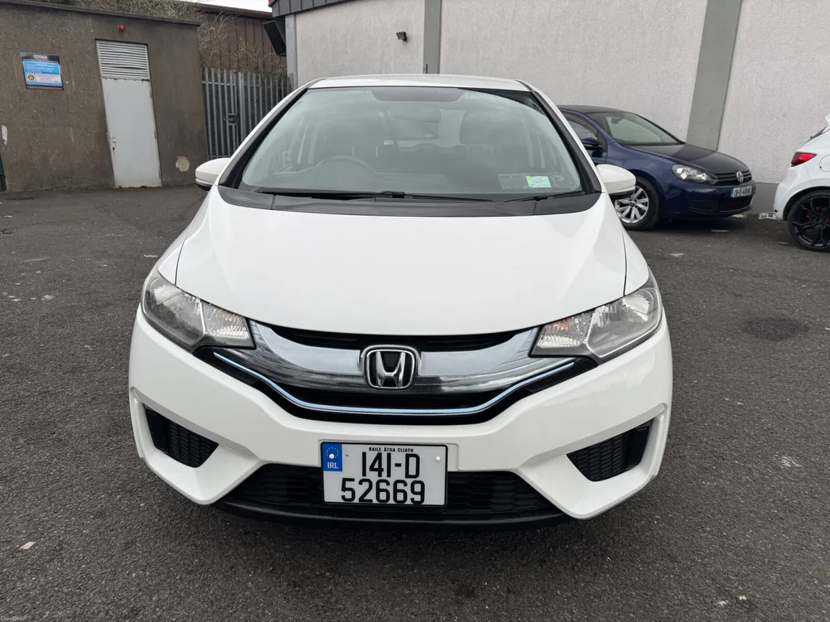 Honda Fit 2014 Automatic hybrid - Image 3