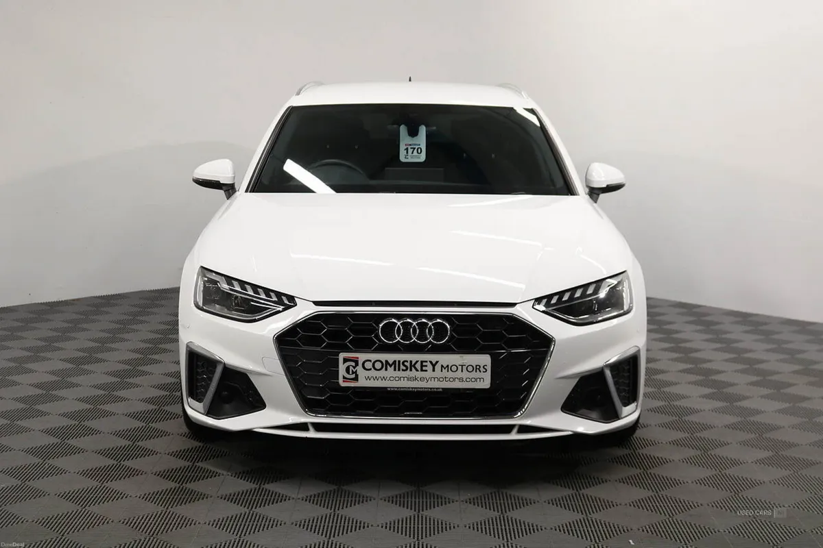 Audi A4 Avant TDI S line - Image 2