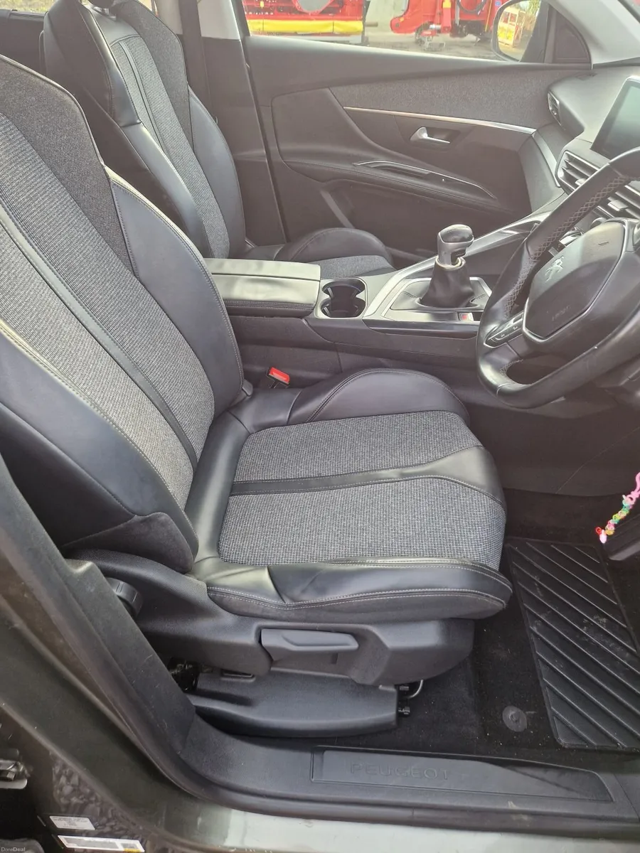 Peugeot 5008 2018 - Image 3