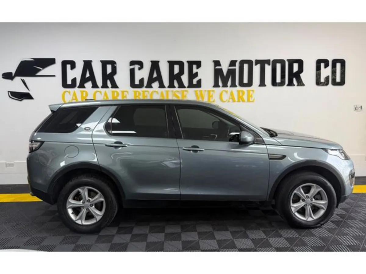 Land Rover Discovery Sport MY 16 2.0 TD4 SE 5DR - Image 3