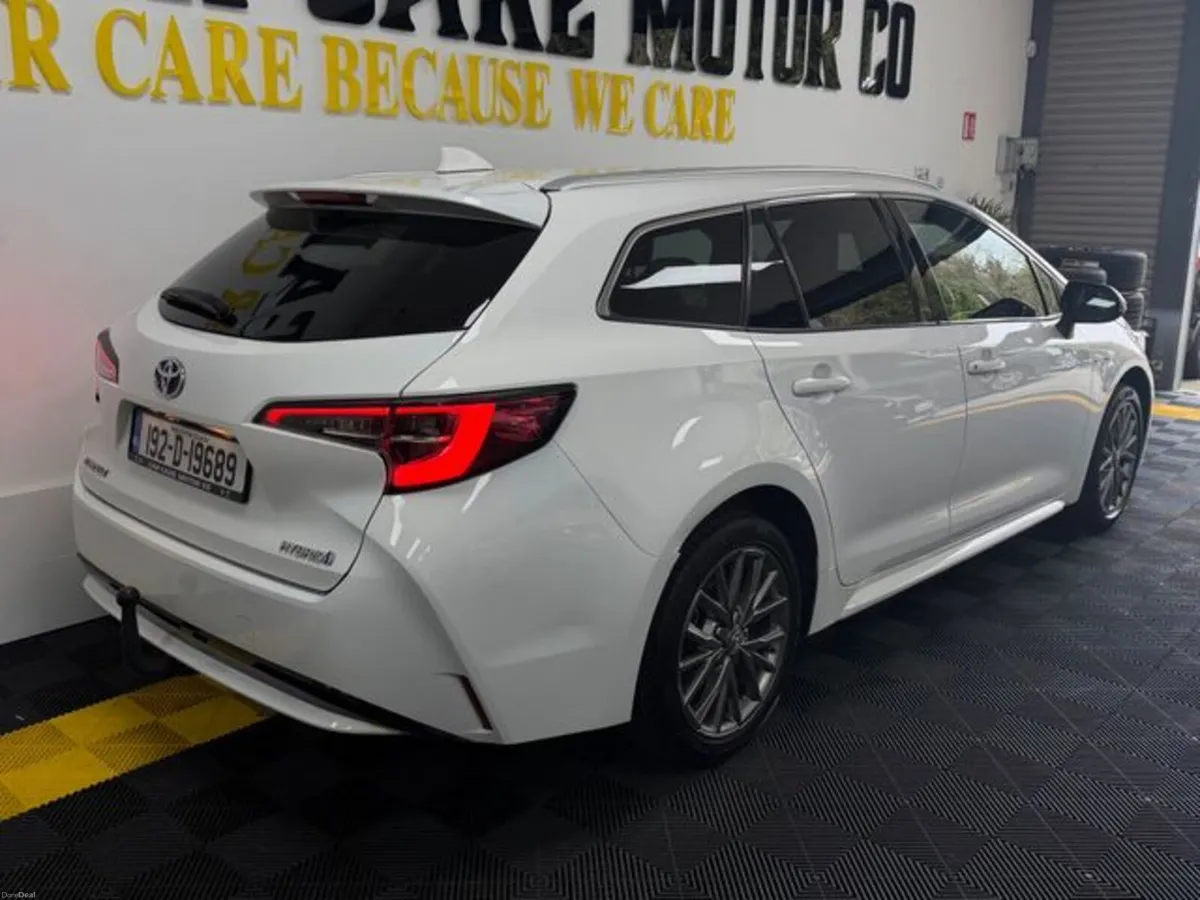 Toyota Corolla Hybrid SOL T/S 4DR Auto - Image 3