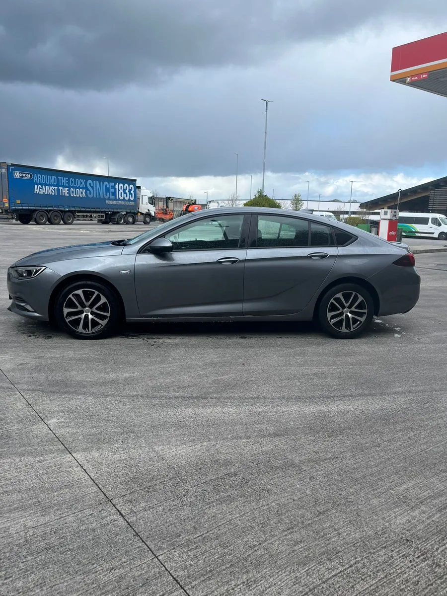 Vauxhall Insignia  ( NEW 2 YEAR NCT )!! - Image 4