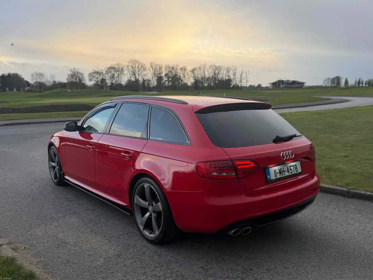 Audi A4 Black Edition - Image 4