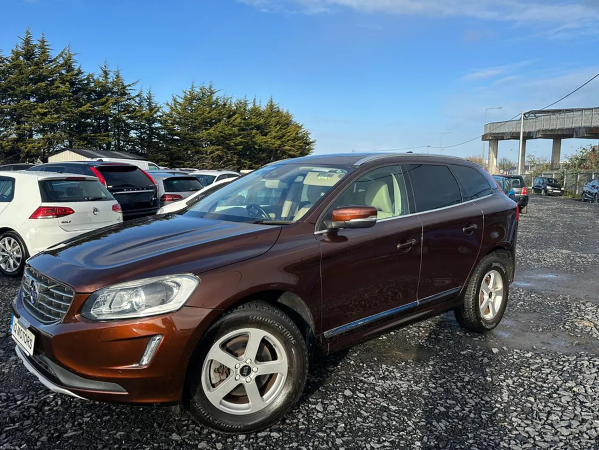 Volvo XC60 2.0L Diesel Automatic Cream Leather Sun - Image 2