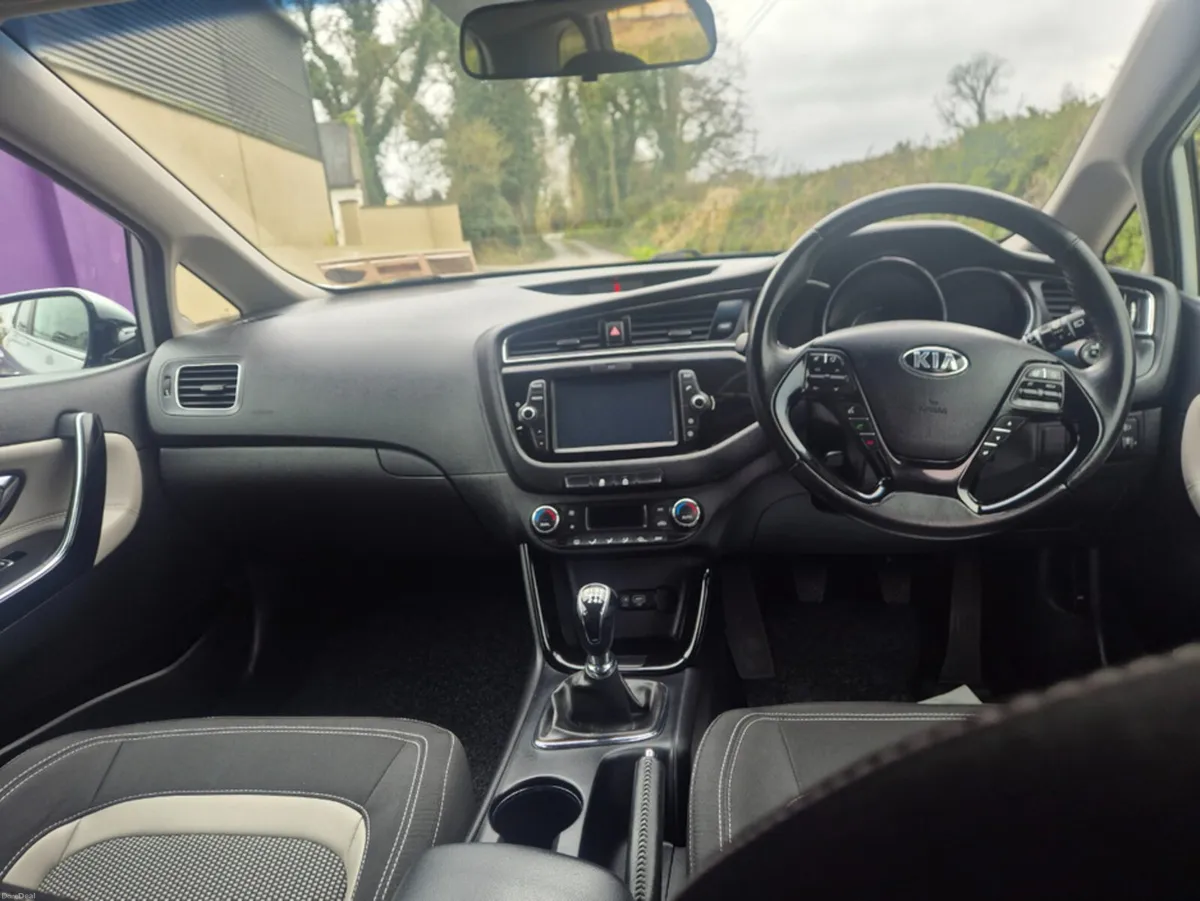 Kia Ceed CEE'D SPORTWAGON 1.6 SAM 5DR EX - Image 6