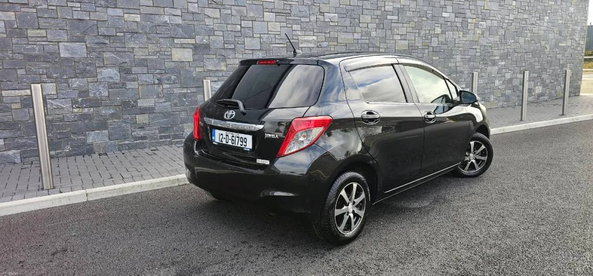 Toyota vitz - Image 3