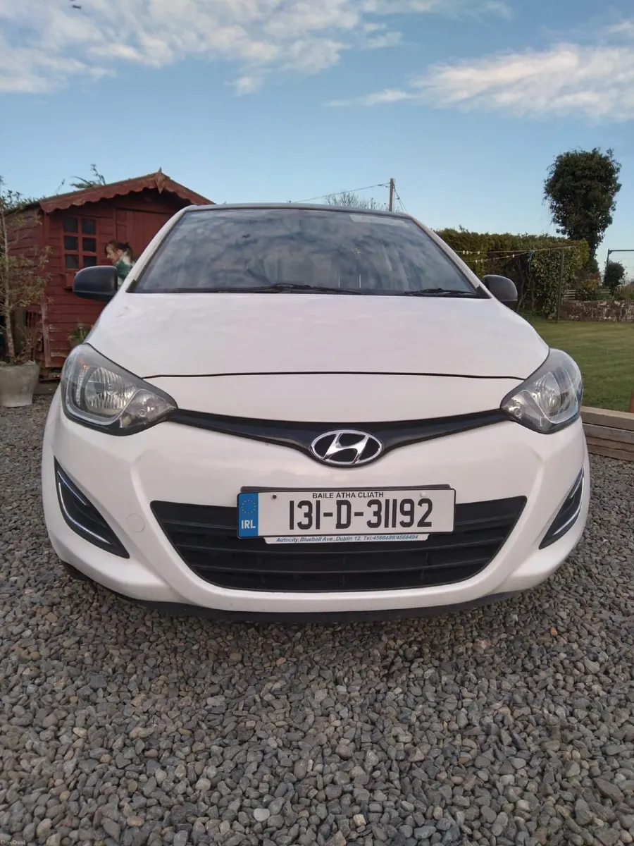 13 Hyundai i20 NCT'd till 9-26 taxed 6-26 - Image 2