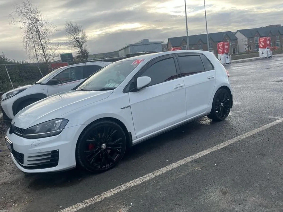 2016 Volkswagen Golf - Image 4