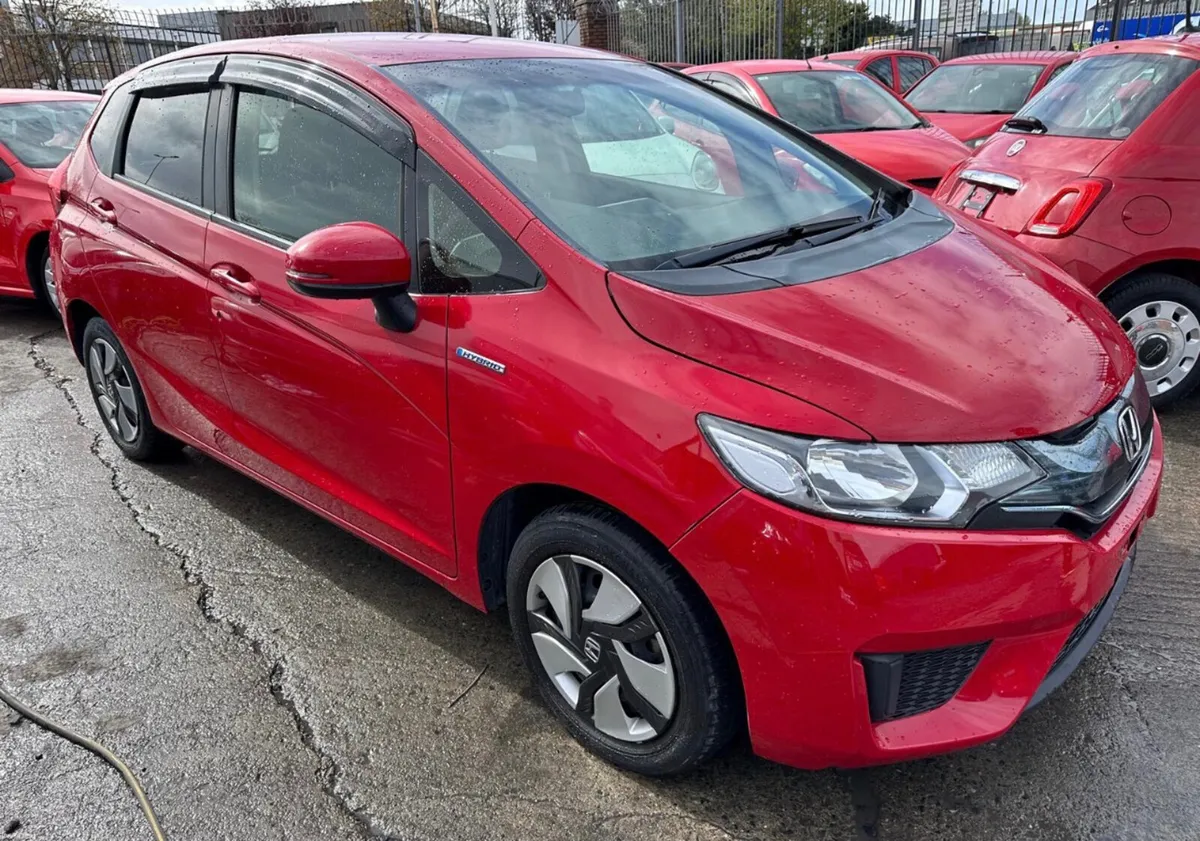 2015 Honda Fit 1.5 Hybrid Auto / New Nct/ warranty - Image 2