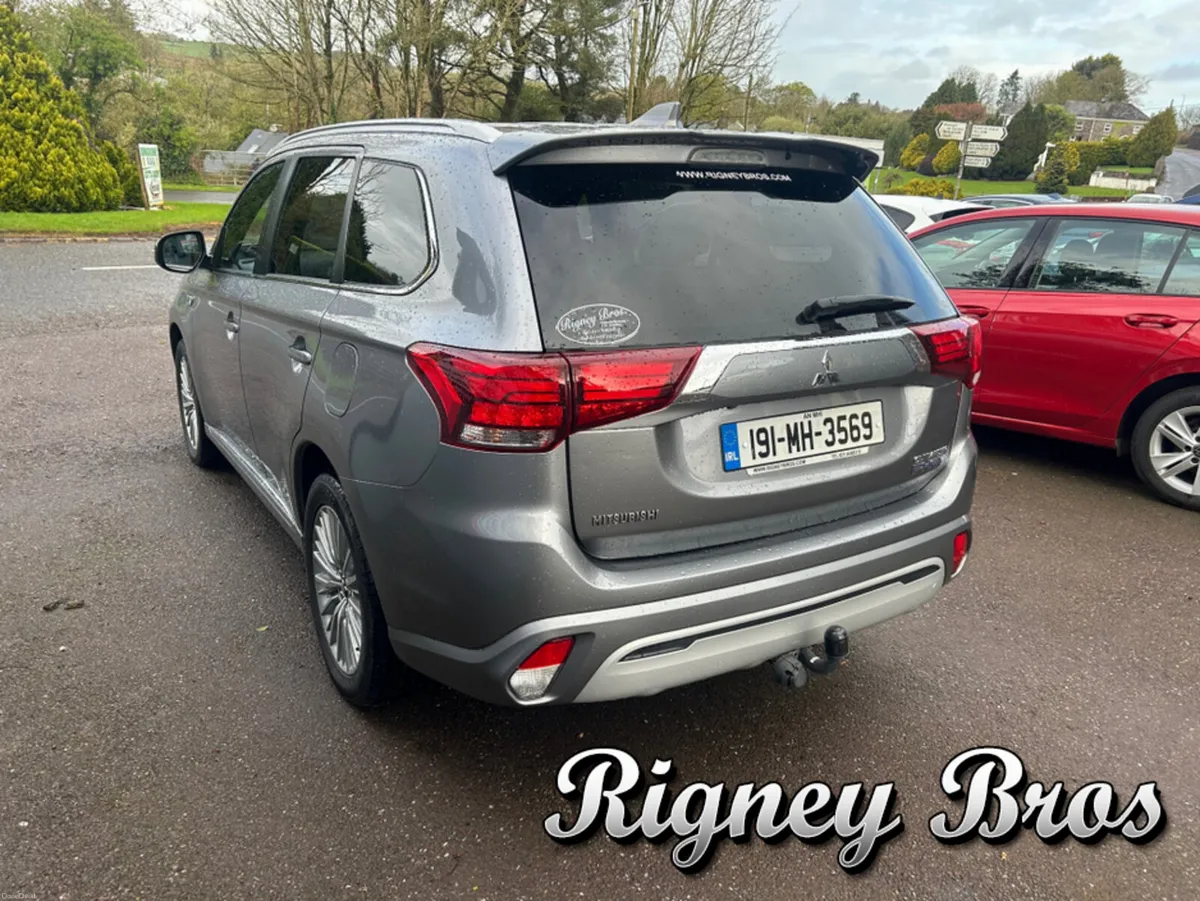 Mitsubishi Outlander 2.4 5H PHEV 221BHP 5 5DR AUTO - Image 4