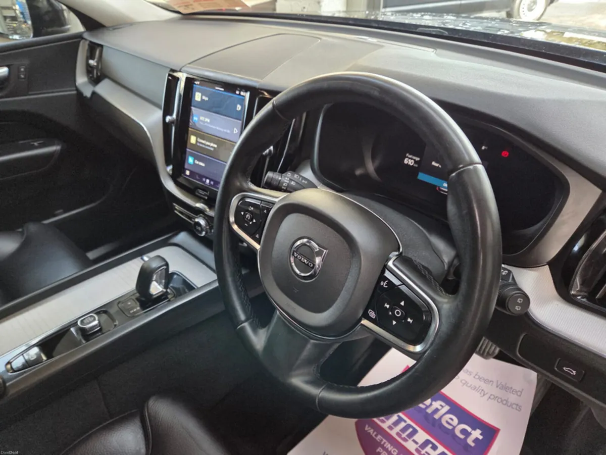 Volvo XC60 B4 PLUS DARK 5DR AUTO - Image 4