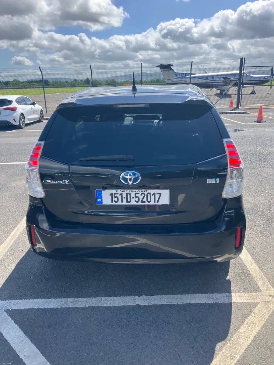 Toyota Prius CX 7 seater - Image 4