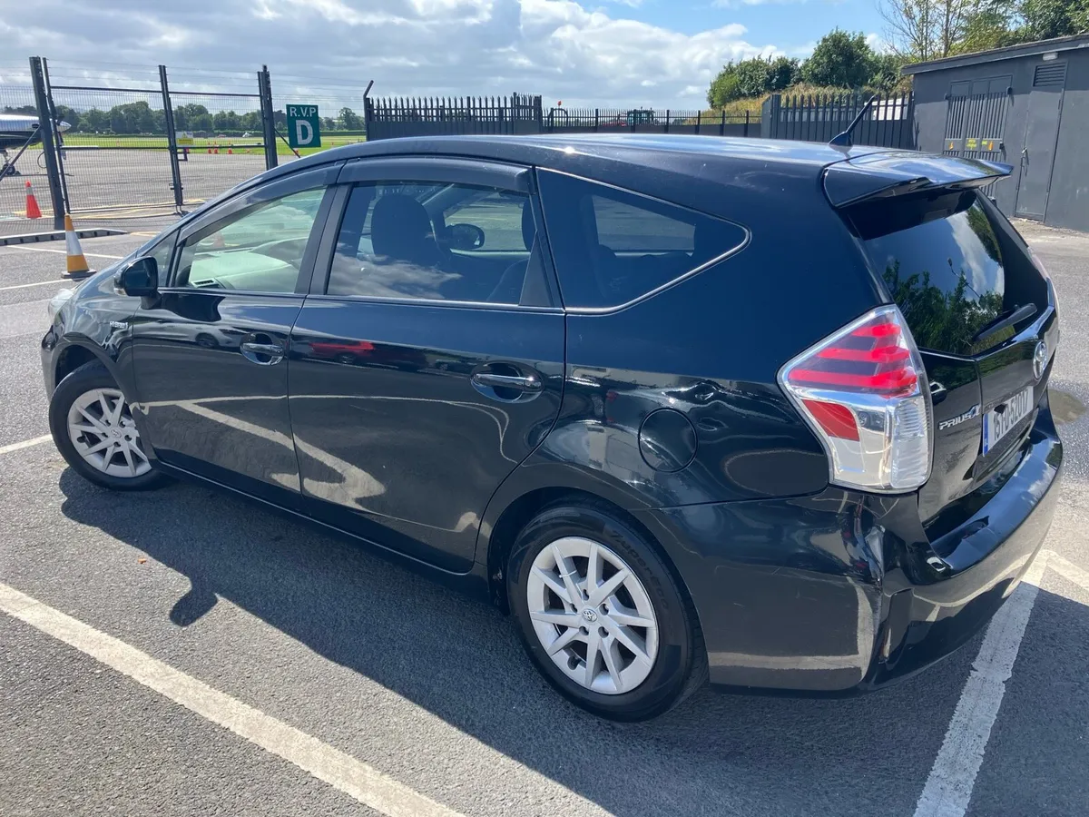 Toyota Prius CX 7 seater - Image 3