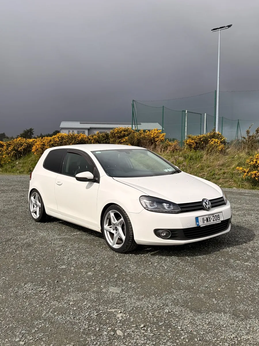 Volkswagen Golf 2011 - Image 1