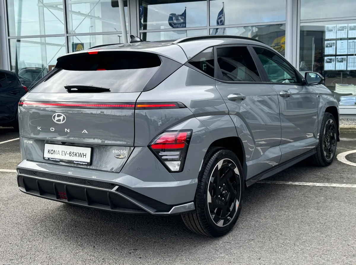 VIDEO TOUR - Hyundai KONA EV - N-LINE65WH - Image 5