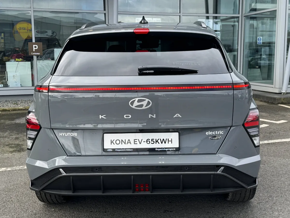 VIDEO TOUR - Hyundai KONA EV - N-LINE65WH - Image 6