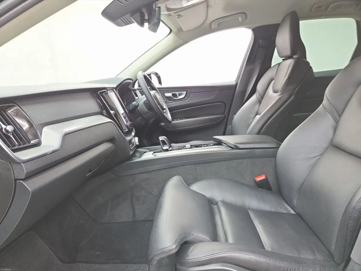 Volvo XC60 2.0D B4 Plus Dark 5DR Auto - Image 4