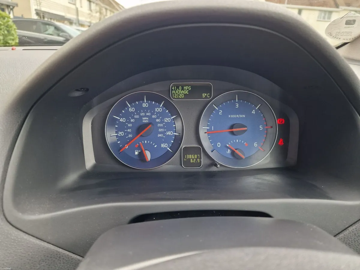 Volvo S40 2011 - Image 4