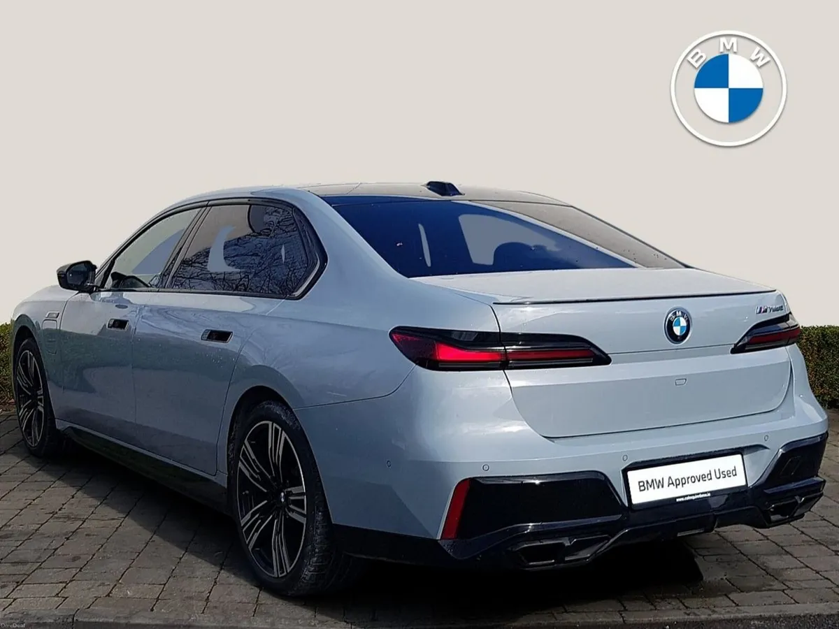 BMW 7-Series M760 xDrive - Image 2