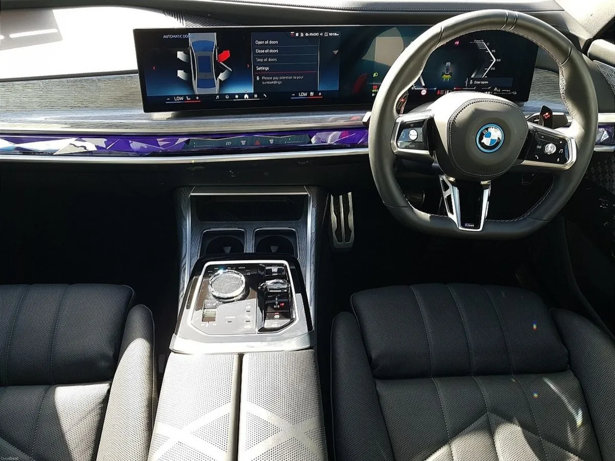 BMW 7-Series M760 xDrive - Image 4