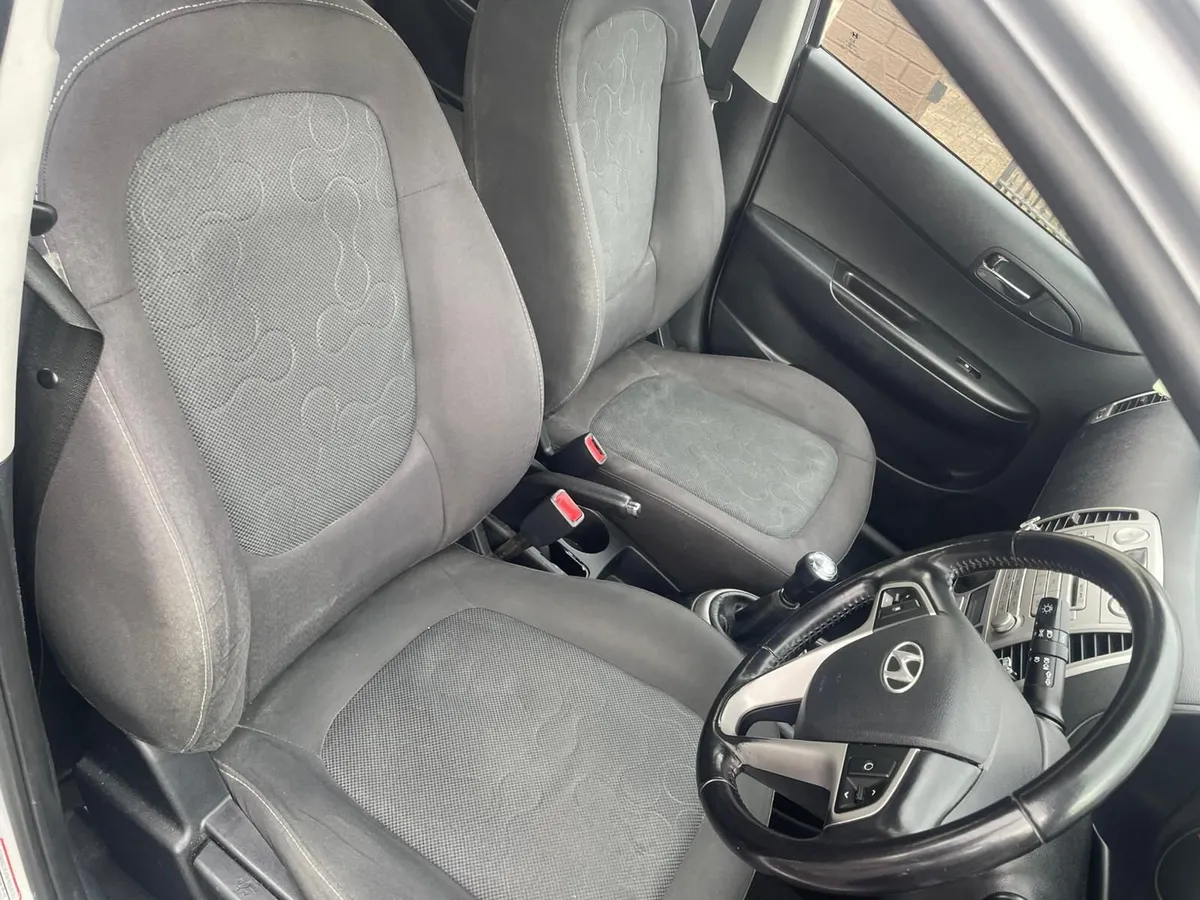 2010 Hyundai i20 – Low Mileage – needs small work - Image 4