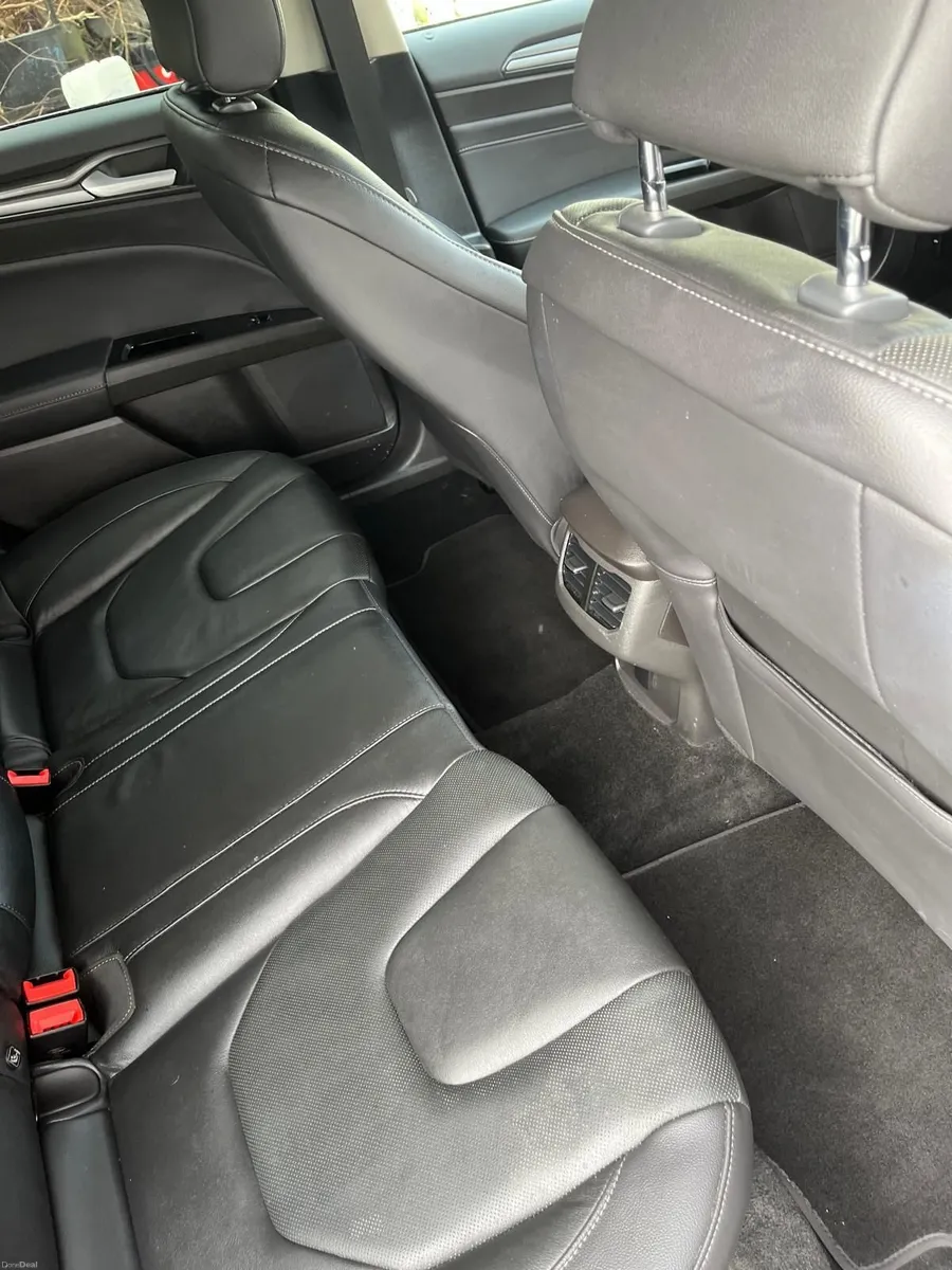 Ford Mondeo 2021 - Image 2