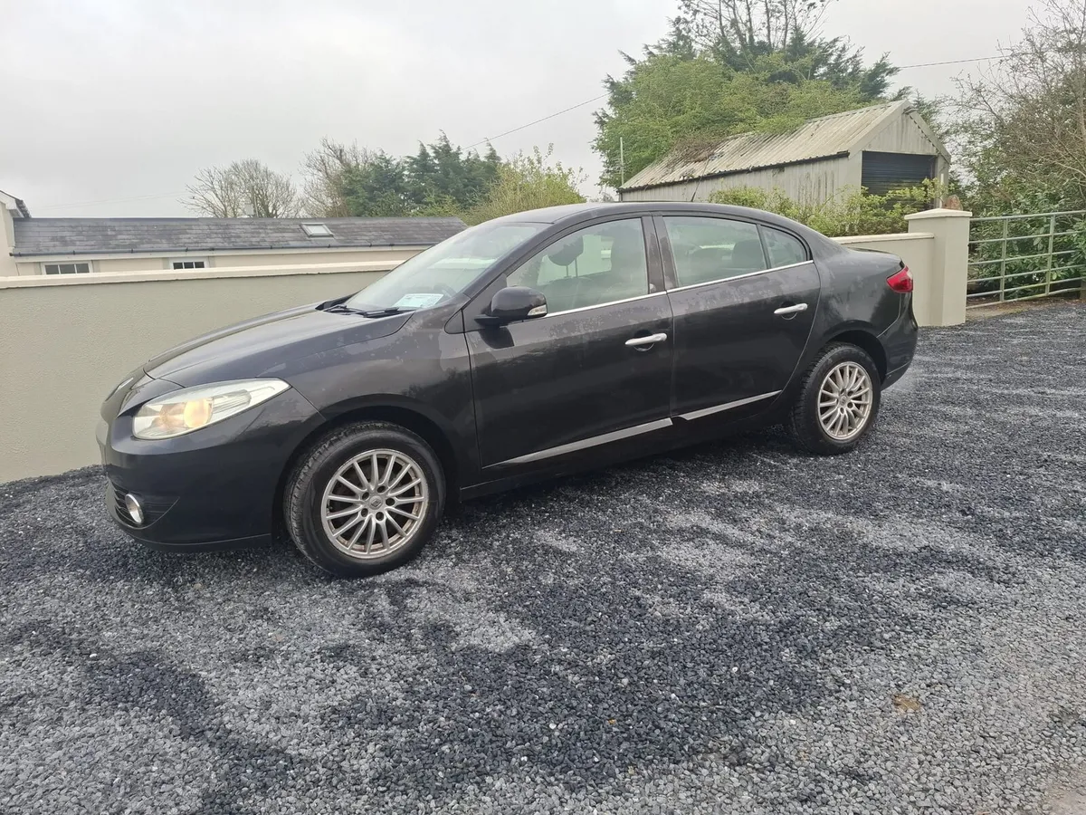 2010 Renault fluence - Image 1