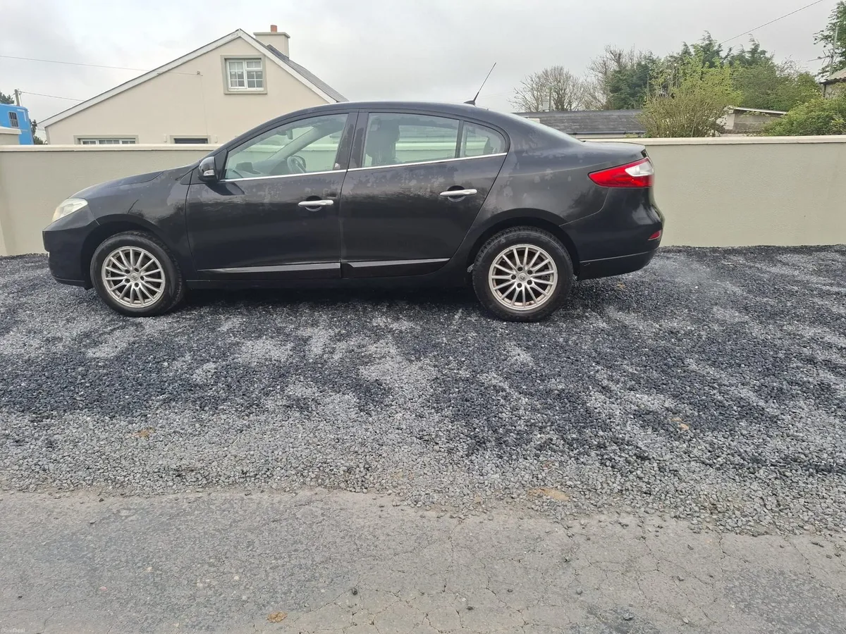 2010 Renault fluence - Image 2