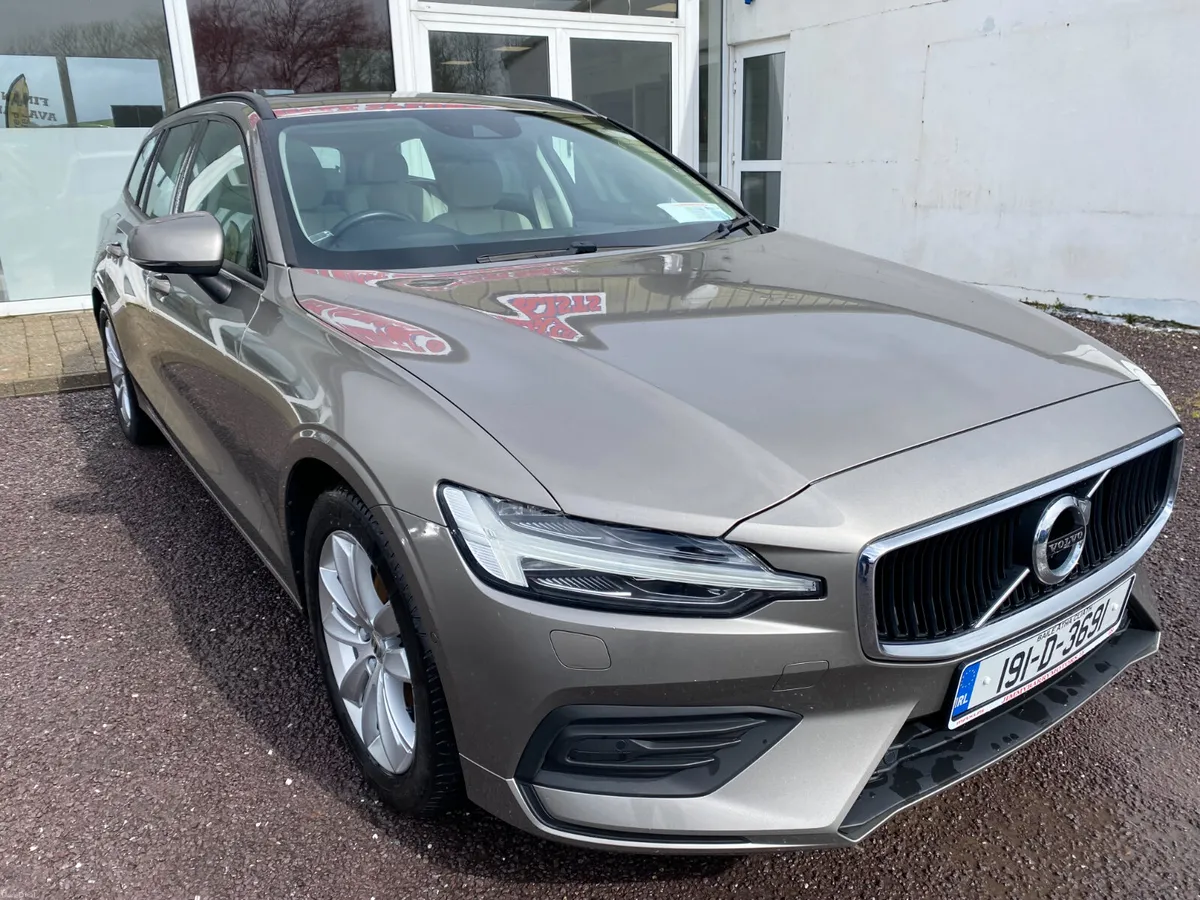 2019 Volvo V60 D3 MOMENTUM 5DR - Image 1