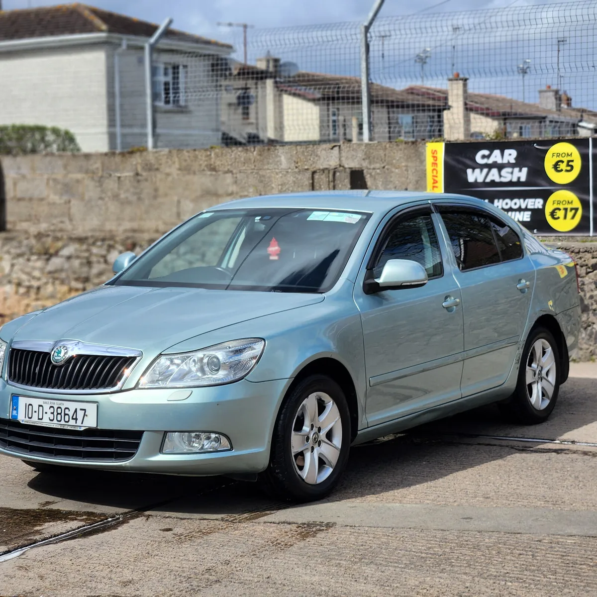 2010 Skoda Octavia 1.6tdi tax 1 year - Image 4