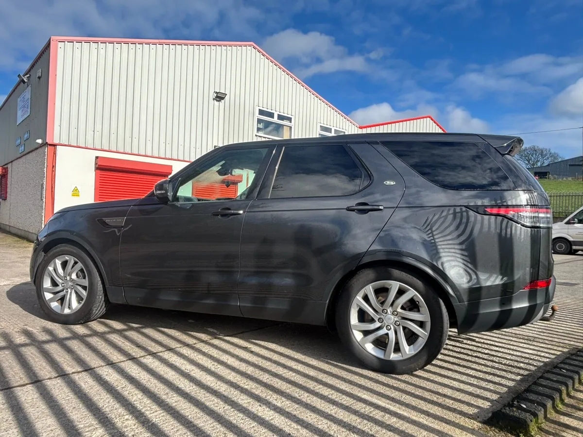 Commercial Land Rover Discover Sport - Image 4