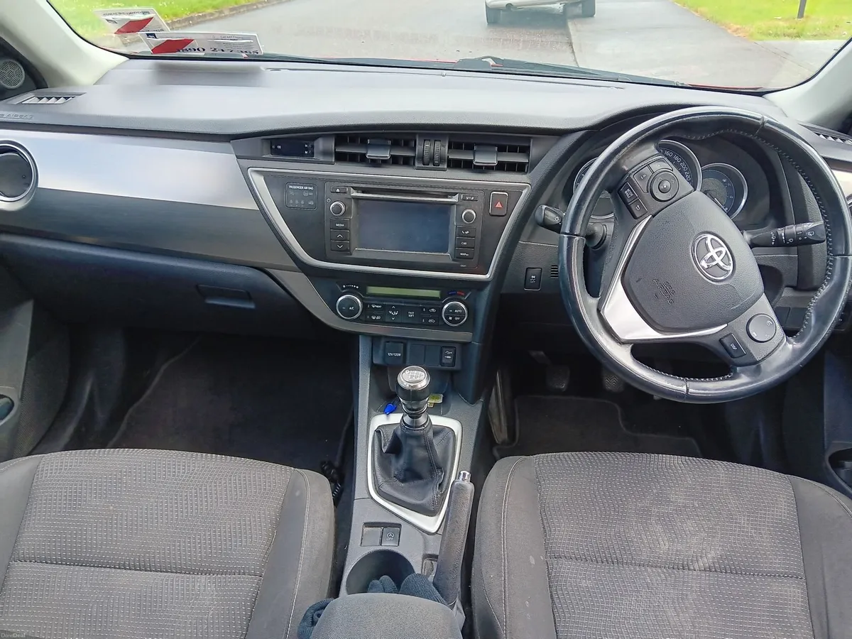 Toyota Auris 2014 - Image 4