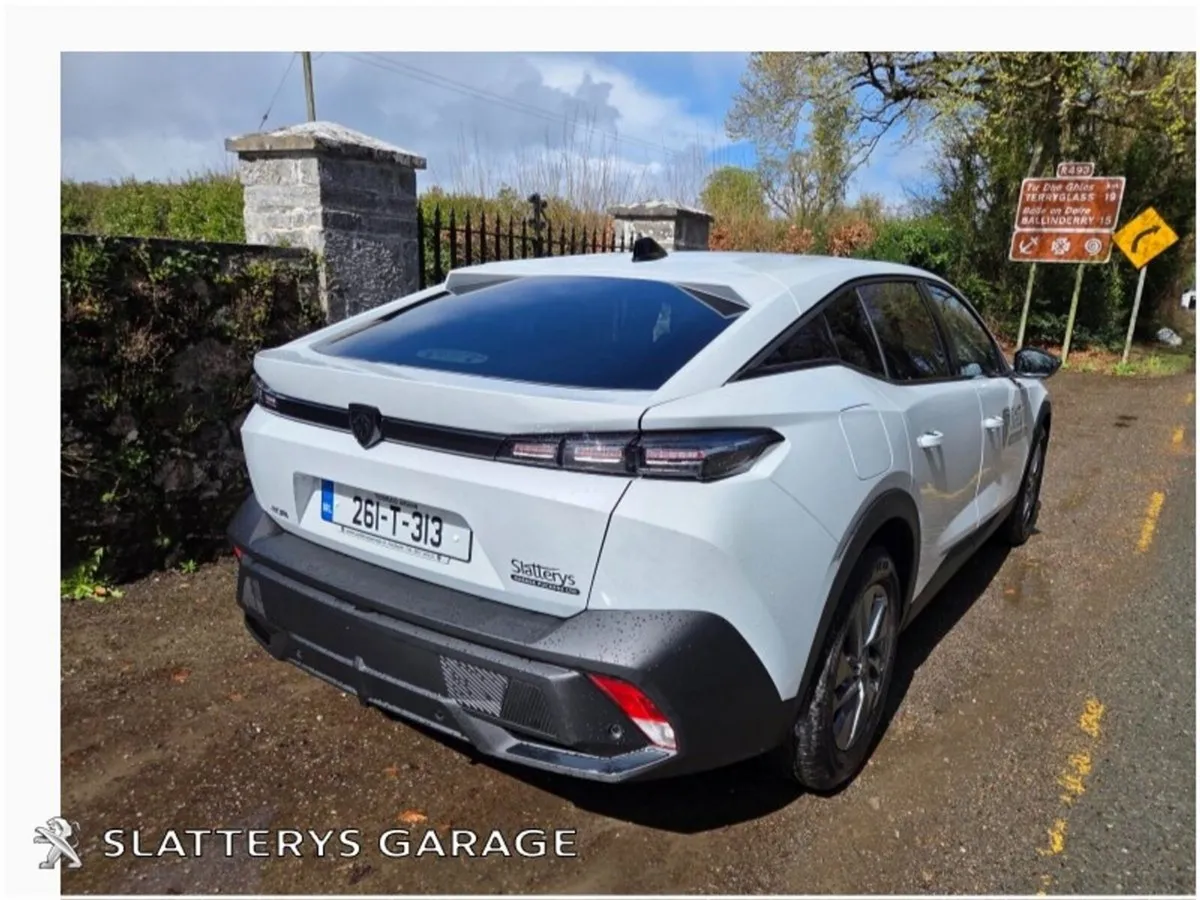 Peugeot 408 MHEV 145BHP e-DCS6 Allure Auto - Image 4