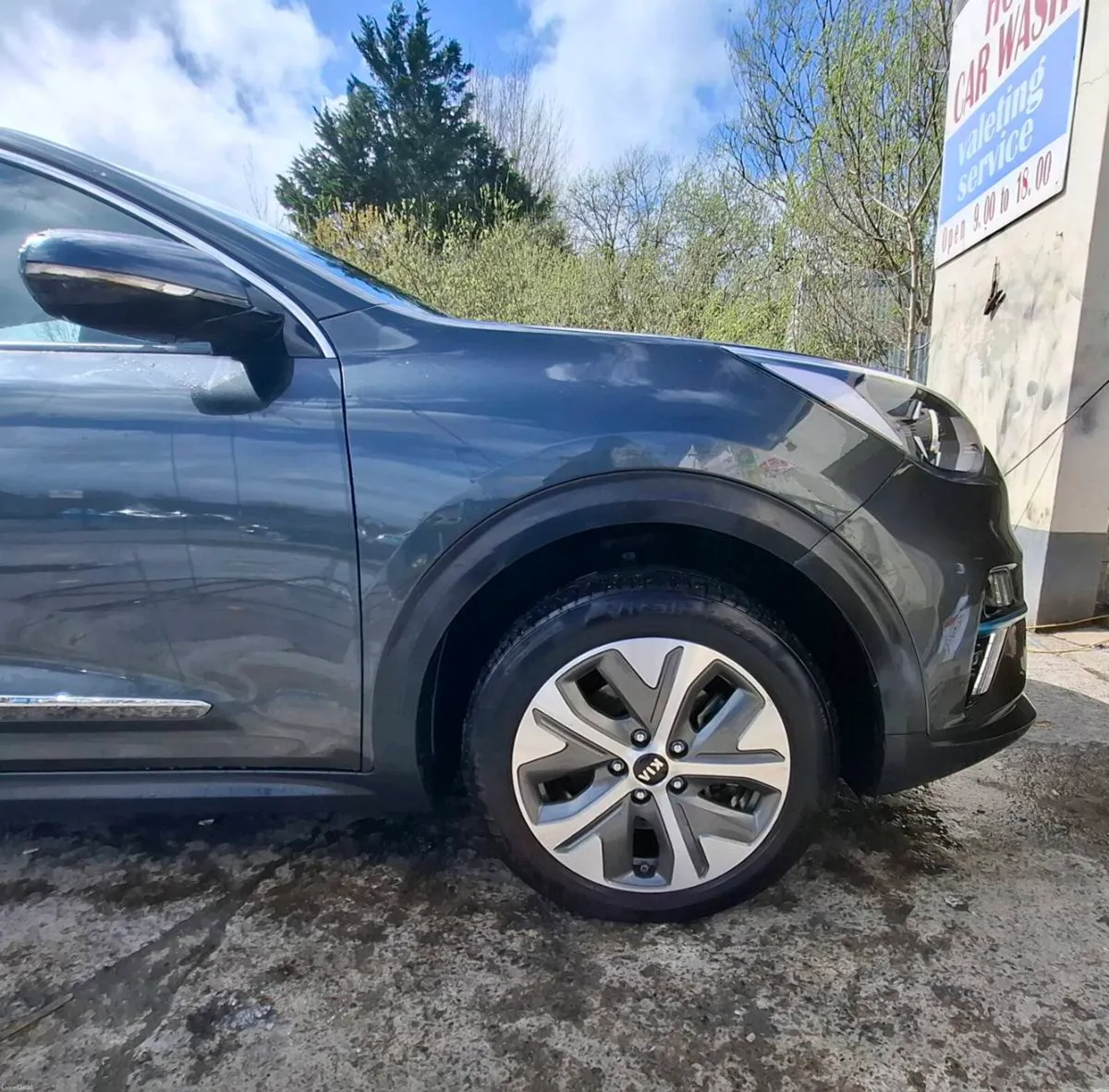 ONE OWNER 64kw eNiro LONG-RANGE 440-400km NCT 8/27 - Image 2