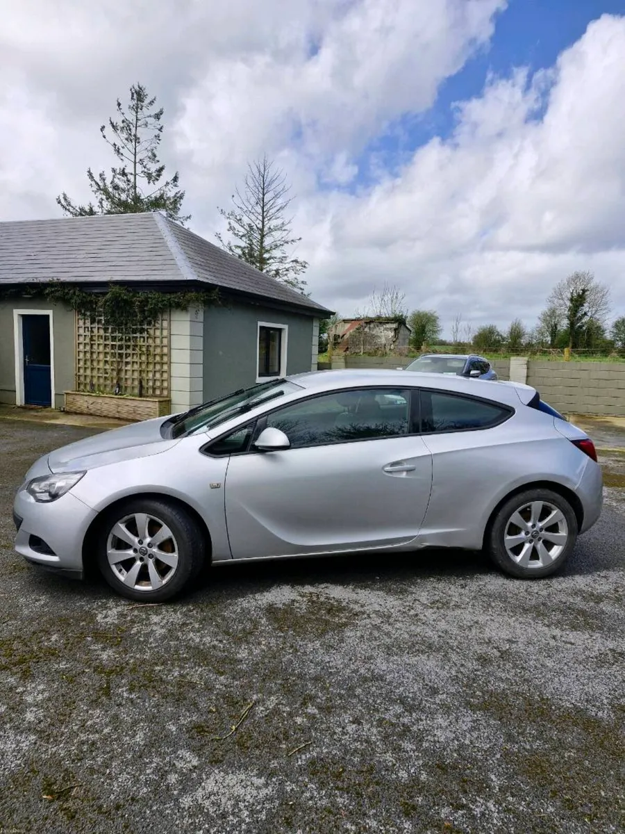 131 Opel Astra GTC 1.4 - Image 2