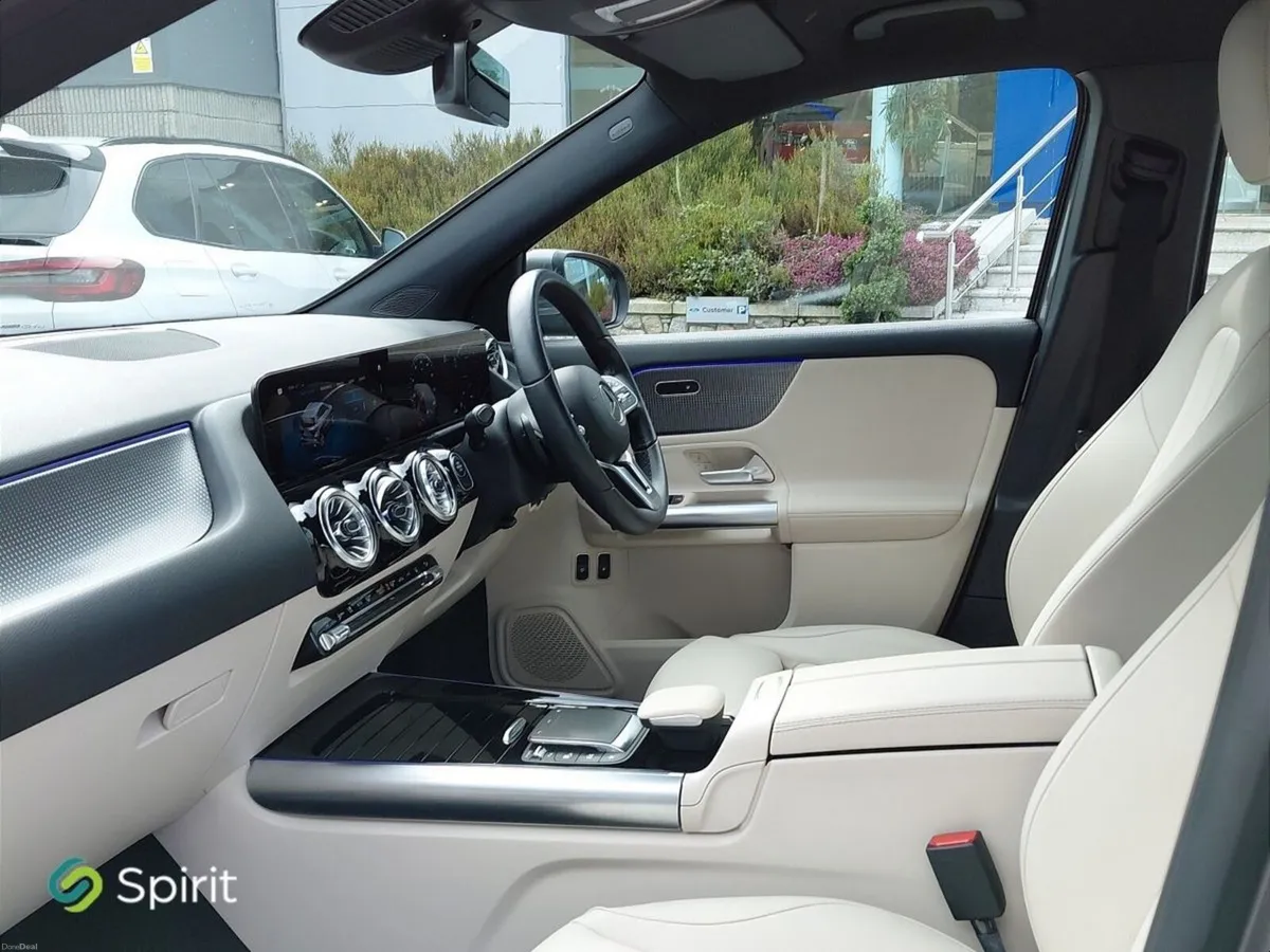 Mercedes-Benz GLA PHEV 250e A/T Progressive - Image 3