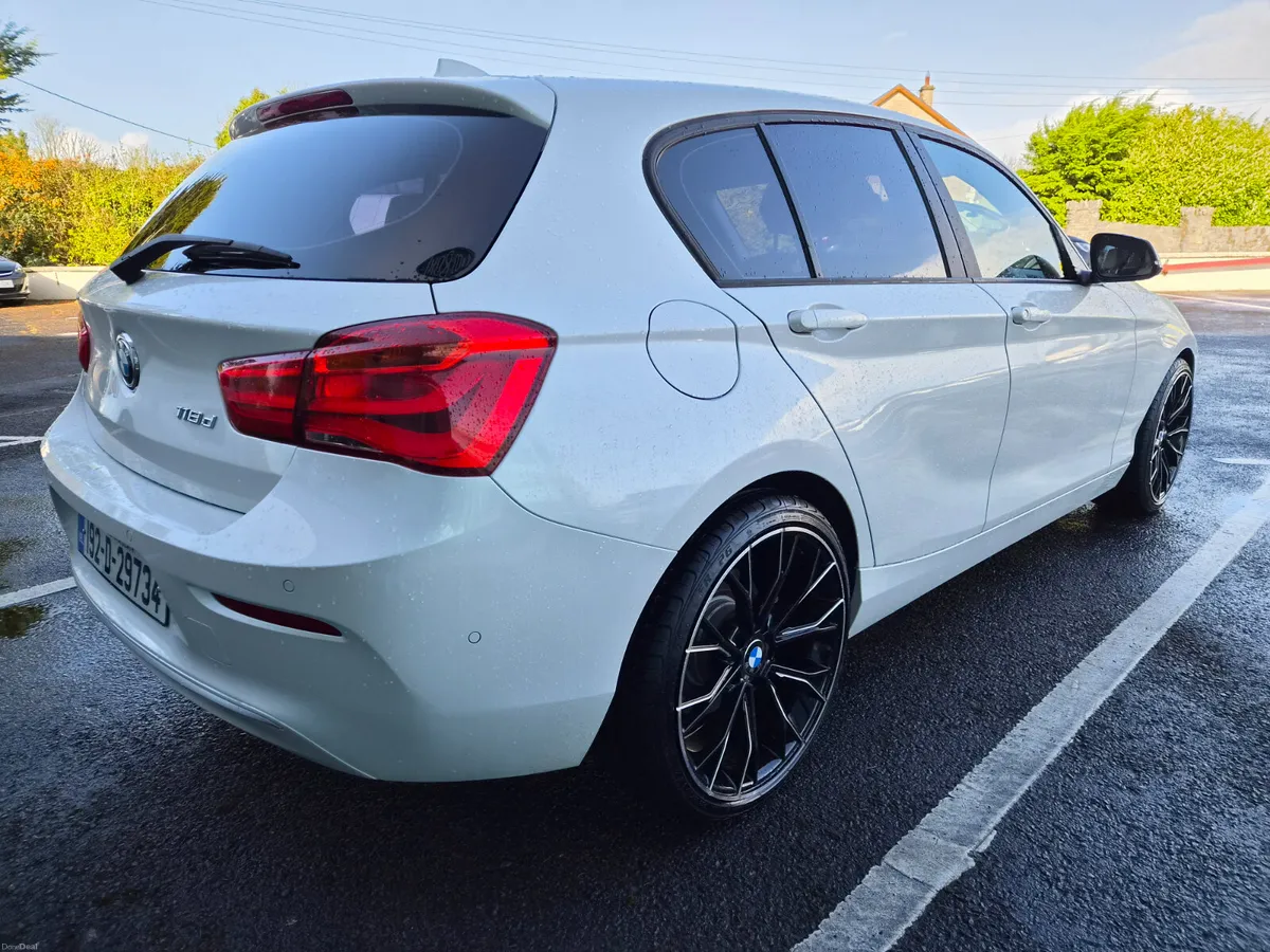 BMW 1-Series 2019 2.0L Diesel Automatic - Image 3
