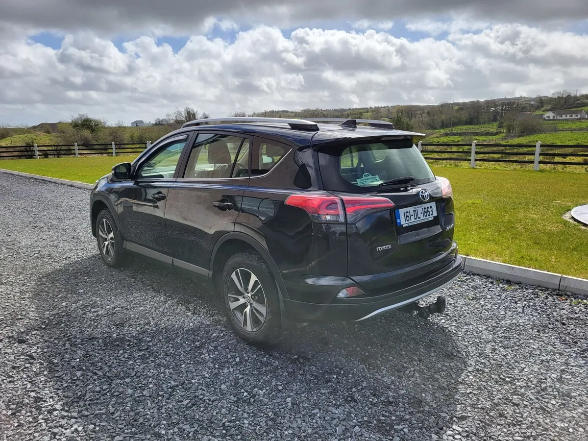 Toyota RAV4 2016 - Image 2
