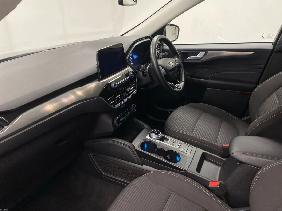 Ford Kuga 2.5 Duratec 225PS PHEV Titanium Auto - Image 3