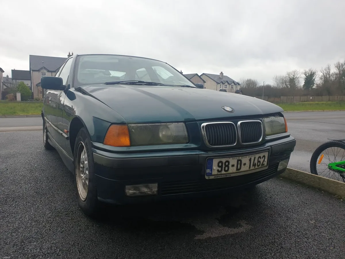 BMW E36 320i Saloon - Image 2