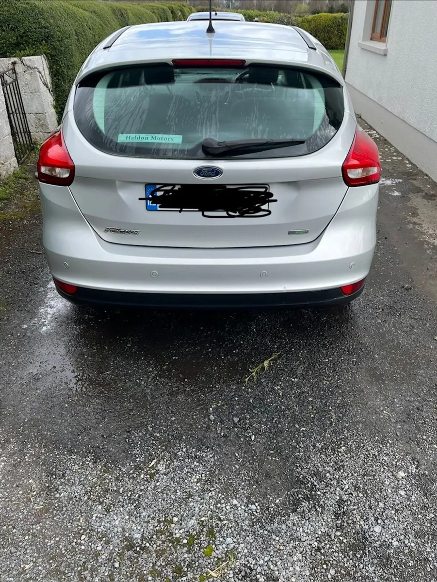 Ford Focus 2015 - Image 2