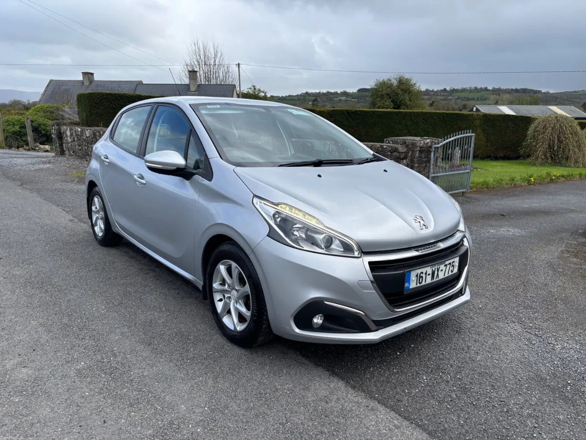 Peugeot 208 2016 1.2 low KLM’s - Image 1