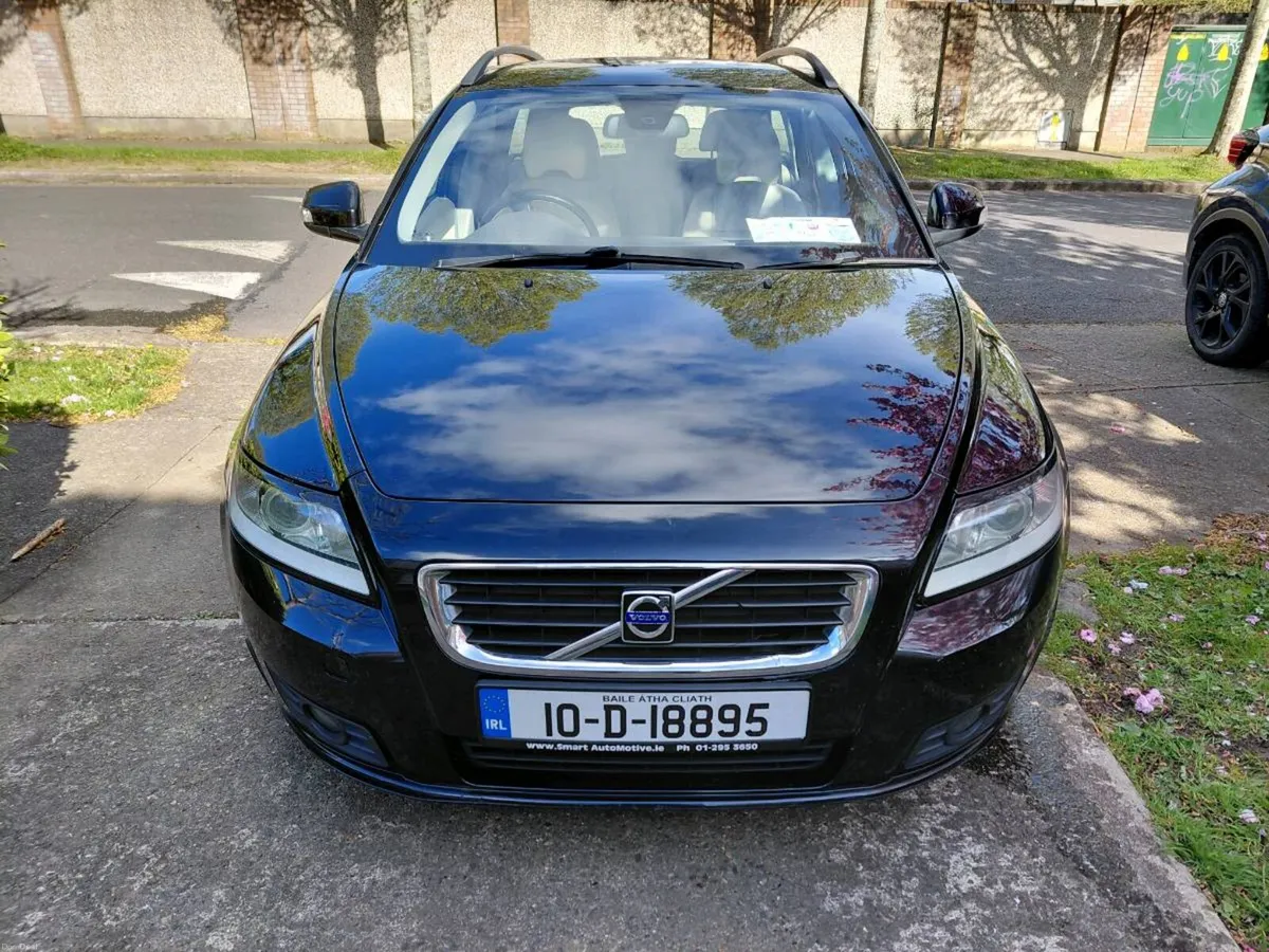 Volvo V50 - Image 1