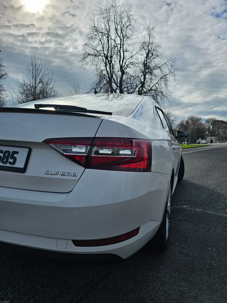 Skoda Superb 2018 - Image 4