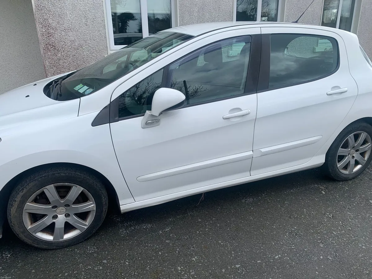 Peugeot 308 - Image 2