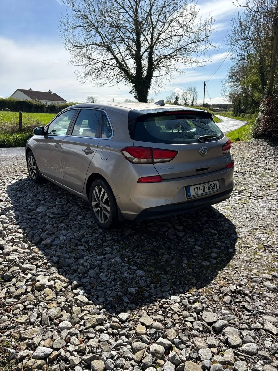 Hyundai i30 Deluxe 1.6 Diesel Tax & Test - Image 2
