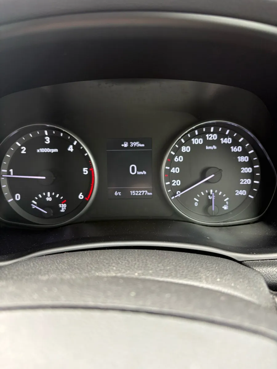 Hyundai i30 Deluxe 1.6 Diesel Tax & Test - Image 3